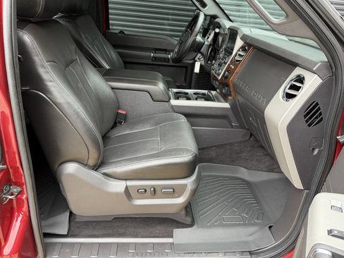 Used 2015 Ford F250 Lariat w/ Chrome Package image 21