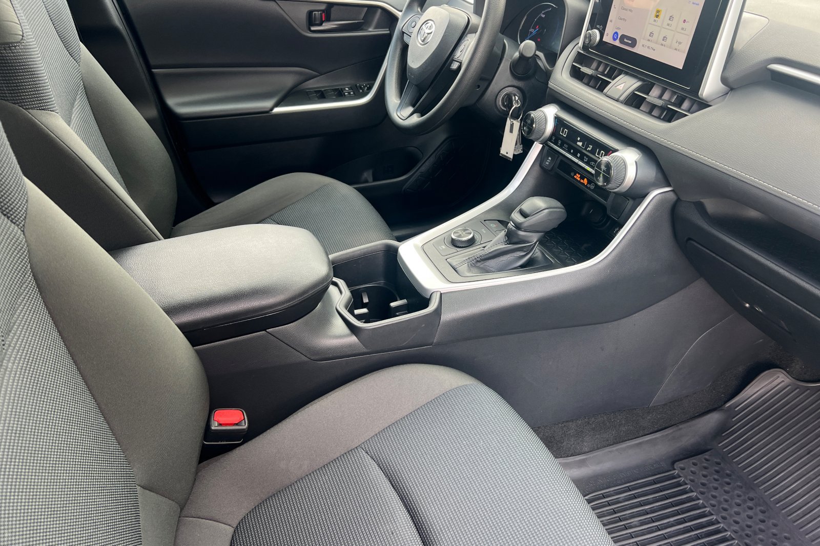 Certified 2023 Toyota RAV4 LE AWD/4WD image 15