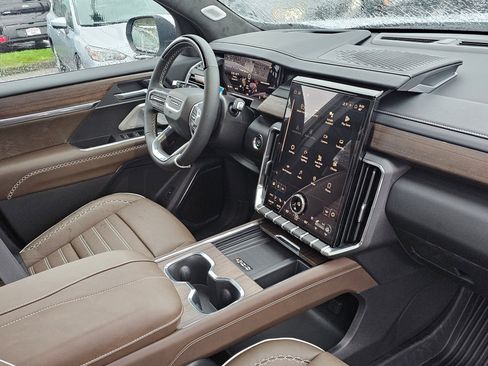 New 2026 GMC Acadia Denali Ultimate w/ LPO, Floor Liner Package image 10