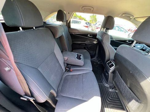 Used 2017 Kia Sorento L FWD image 23