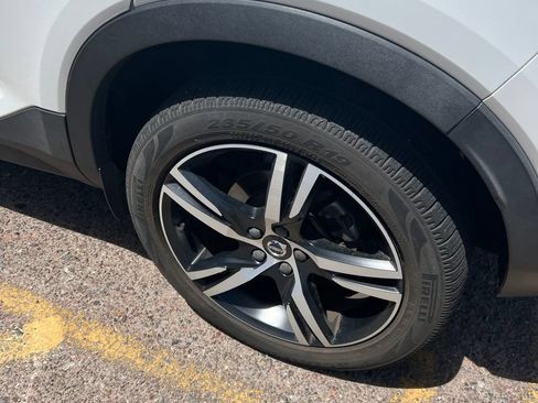 Used 2019 Volvo XC40 T5 R-Design AWD/4WD image 8