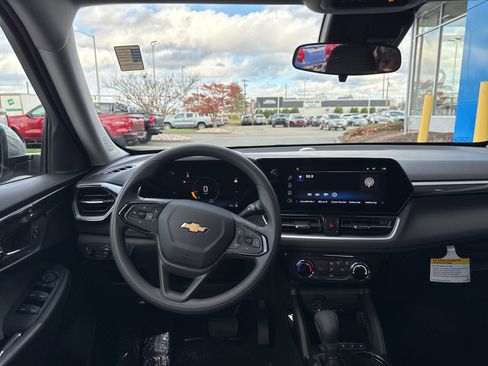 New 2026 Chevrolet TrailBlazer LT w/ Driver Confidence Package image 2