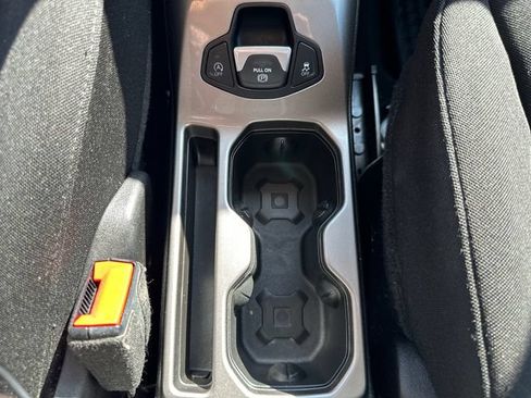Used 2022 Jeep Renegade Latitude AWD/4WD image 31