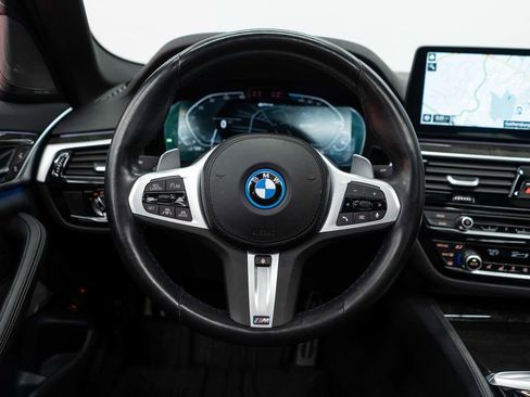 Used 2023 BMW 530e xDrive w/ Executive Package image 17