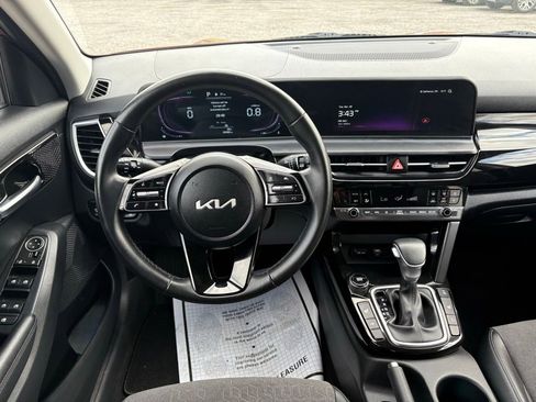 Used 2025 Kia Seltos S AWD/4WD image 27