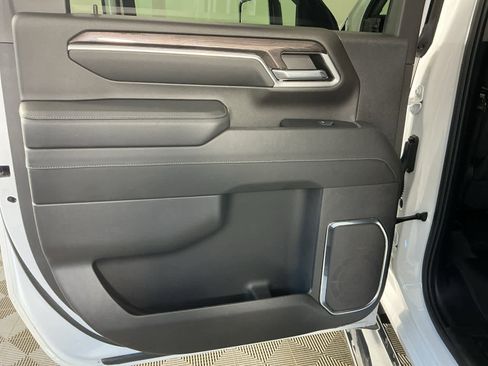 Used 2024 Chevrolet Silverado 2500 LTZ w/ LTZ Convenience Package image 17