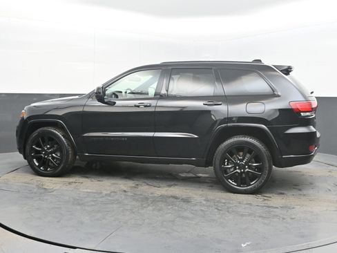 Used 2019 Jeep Grand Cherokee Altitude image 5