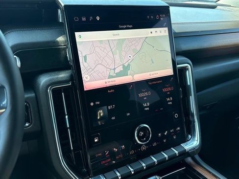 Used 2026 GMC Yukon Denali w/ Sun & Power Step Package AWD/4WD image 36