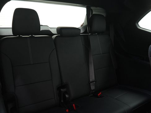 Used 2024 GMC Acadia Elevation w/ Luxury Package AWD/4WD image 13