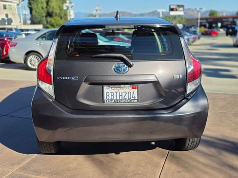 Used 2016 Toyota Prius C One image 12