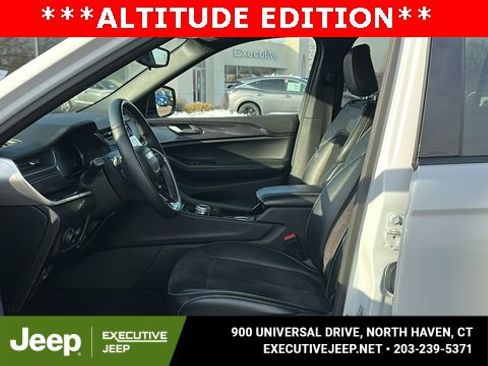 Used 2021 Jeep Grand Cherokee L Laredo image 9