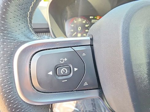 Used 2019 Volvo XC40 T5 R-Design AWD/4WD image 11