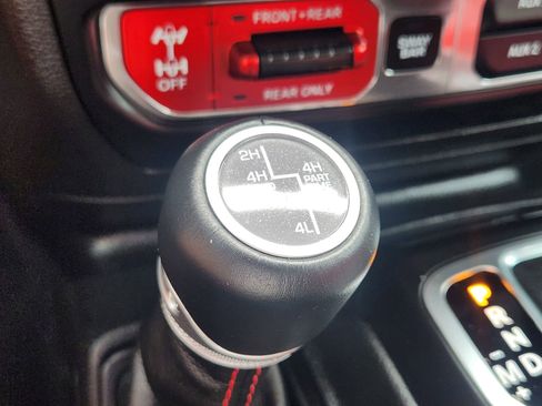 Used 2023 Jeep Wrangler Unlimited Rubicon 4xe AWD/4WD image 23