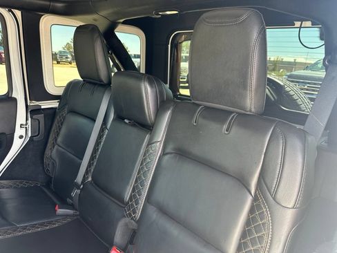 Used 2021 Jeep Wrangler Unlimited Sahara AWD/4WD image 20