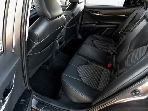 Used 2021 Toyota Camry SE image 35