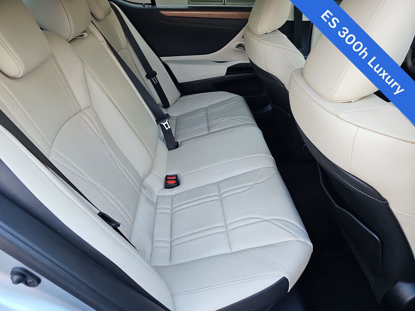 Used 2024 Lexus ES 300h w/ Accessory Package (Z1) FWD image 17