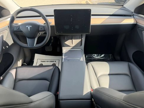 Used 2023 Tesla Model Y Long Range AWD/4WD image 16