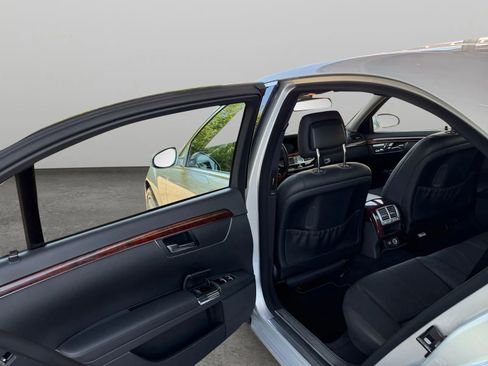 Used 2009 Mercedes-Benz S 550 4MATIC image 14