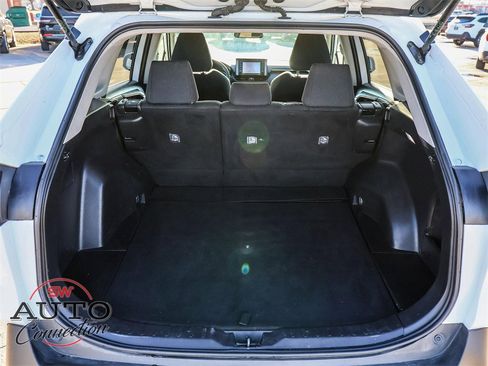 Used 2022 Toyota RAV4 LE image 14