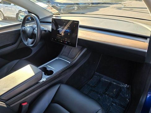 Used 2023 Tesla Model Y AWD image 9