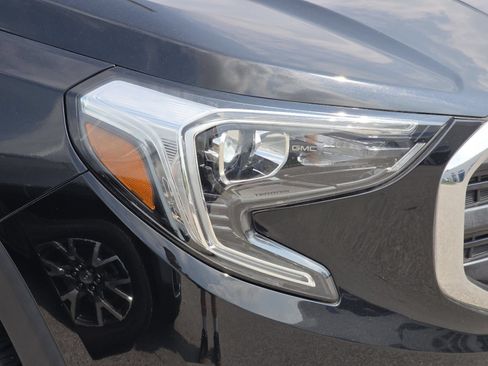 Used 2018 GMC Terrain SLE w/ Driver Convenience Package FWD image 4