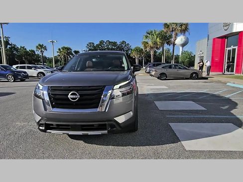 Used 2023 Nissan Pathfinder Platinum FWD image 21
