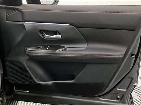 New 2025 Nissan Kicks SR w/ SR Premium Package FWD image 74