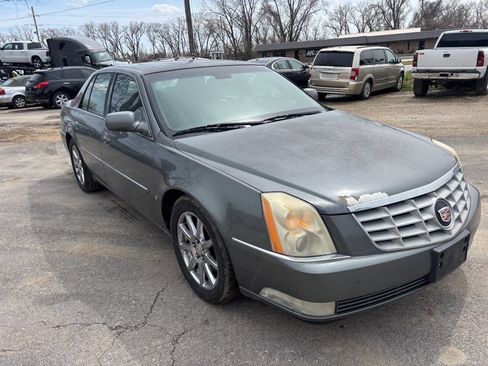 Used 2007 Cadillac DTS Performance FWD image 3