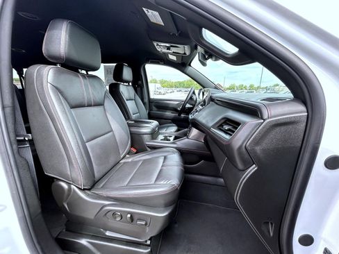 Certified 2024 Chevrolet Suburban RST w/ Luxury Package AWD/4WD image 16