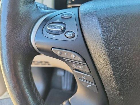 Used 2020 Nissan Pathfinder SL image 25