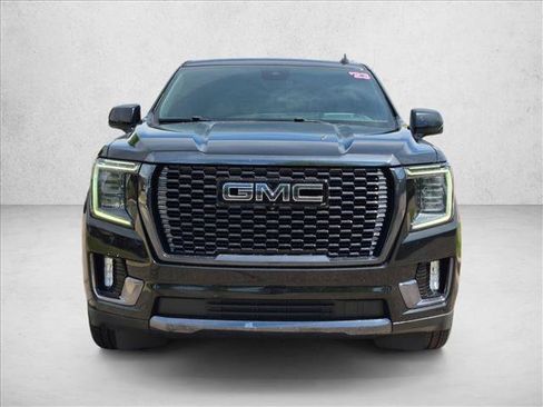 Used 2023 GMC Yukon XL Denali Ultimate AWD/4WD image 2