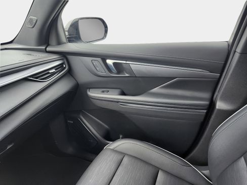 Used 2025 Buick Enclave Sport Touring image 26