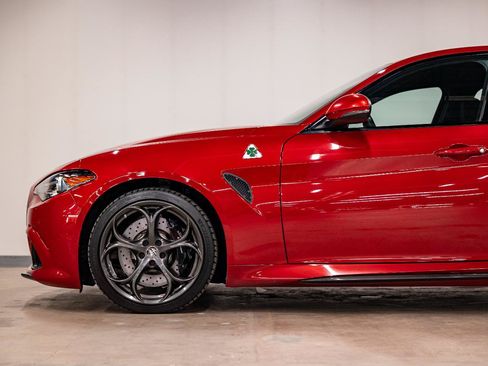 Used 2018 Alfa Romeo Giulia Quadrifoglio RWD image 22