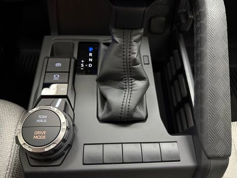 New 2026 Toyota 4Runner SR5 AWD/4WD image 20