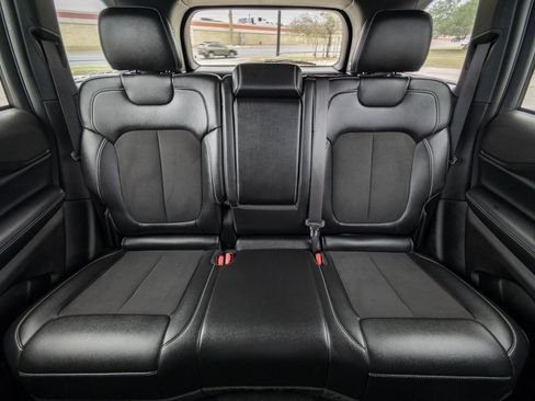 Used 2023 Jeep Grand Cherokee Altitude image 16