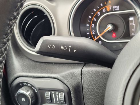 Used 2021 Jeep Wrangler Unlimited Sport image 21