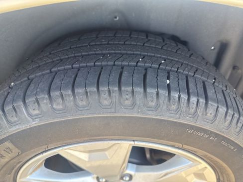 Used 2016 Subaru Forester 2.5i w/ Alloy Wheel Package AWD/4WD image 7