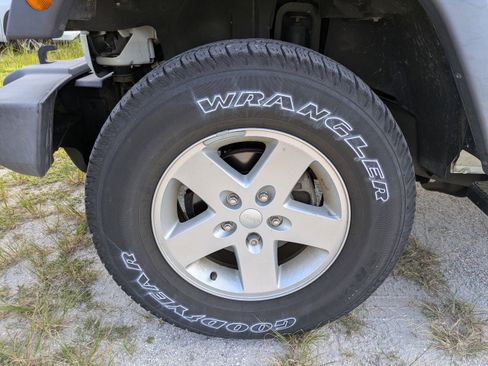 Used 2018 Jeep Wrangler Unlimited Sport S image 11