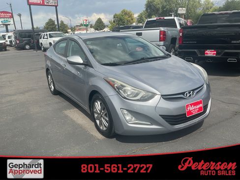 Used 2015 Hyundai Elantra SE w/ Option Group 02 FWD image 1