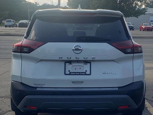 Used 2021 Nissan Rogue SV image 6