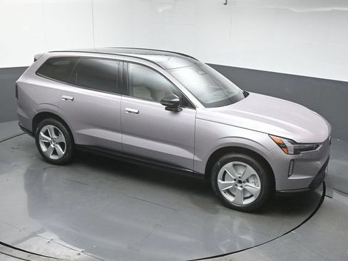 Used 2026 Volvo EX90 Plus RWD image 38
