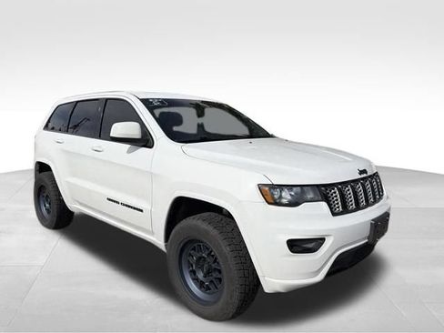 Used 2021 Jeep Grand Cherokee Laredo X AWD/4WD image 12