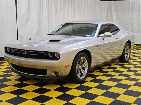 Used 2020 Dodge Challenger SXT w/ Driver Convenience Group image 7
