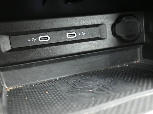 Used 2024 Volkswagen Tiguan SE R-Line image 33