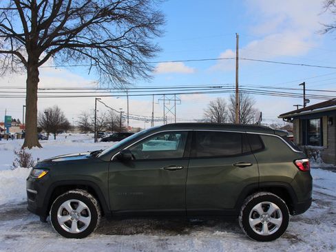 Used 2020 Jeep Compass Latitude w/ Popular Equipment Group AWD/4WD image 6