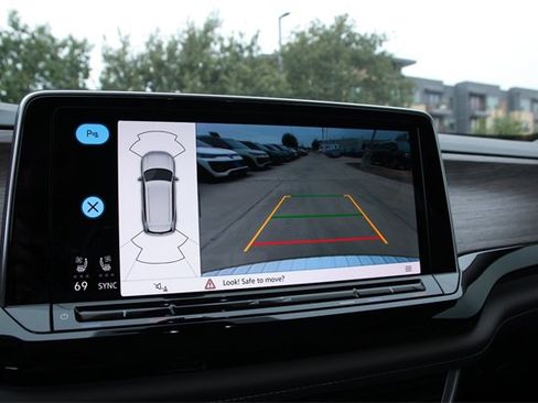 New 2026 Volkswagen Atlas SEL image 13