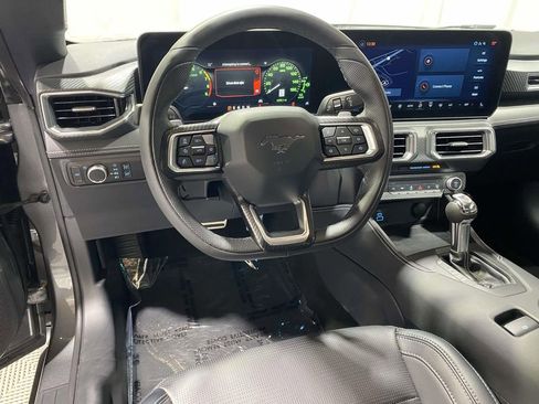 Used 2025 Ford Mustang GT Premium RWD image 13