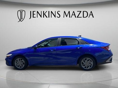Used 2024 Hyundai Elantra SEL FWD image 4