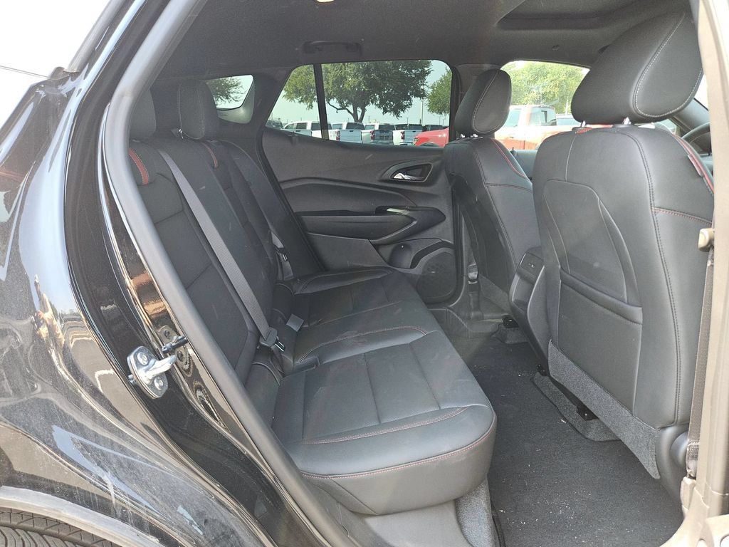 Certified 2026 Chevrolet Trax RS w/ Sunroof Package FWD image 26