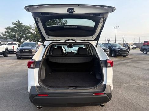 Used 2025 Toyota RAV4 XLE FWD image 9